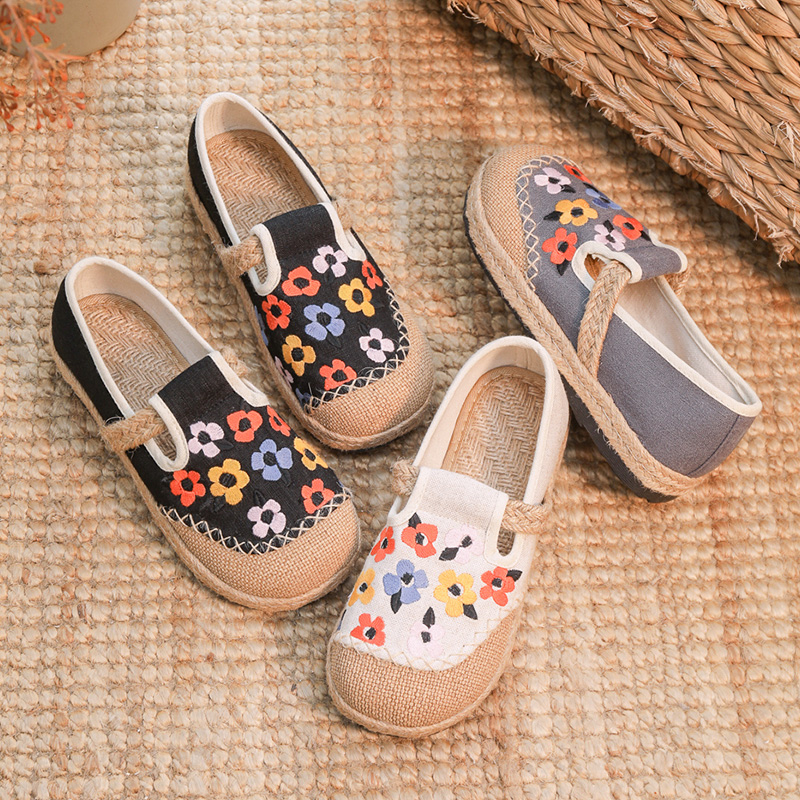 รองเท้าผ้าใบผู้หญิง ใส่สบาย รองเท้าผ้าใบใส่เที่ยวผู้หญิง มีSIZE 35 36 37 38 39 40