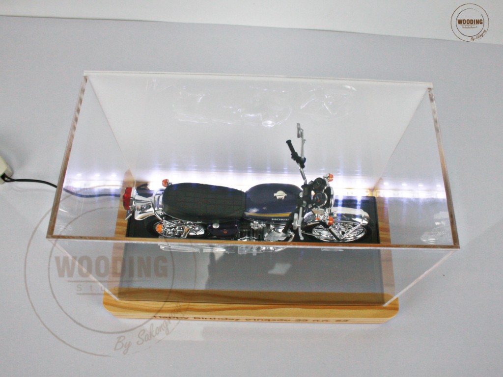 กล่องใส่ของที่ระลึกกล่องใส่โมเดล