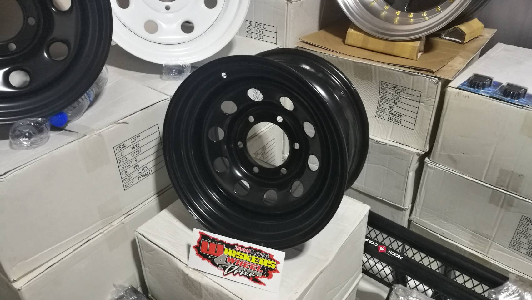 ล้อกระทะ OFF ROAD ขอบ 15-8"-offset 0 ดำ-UFO-A08 (6รู 139.7 ) ดำ (CB108) รูกลม