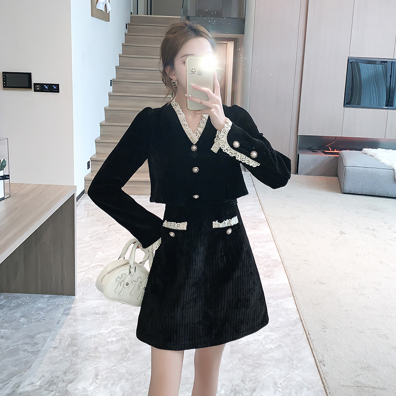 ชุดเดรสยาวสวยๆ สไตล์เกาหลี มีขนาด S M L XL สนใจทักแชท