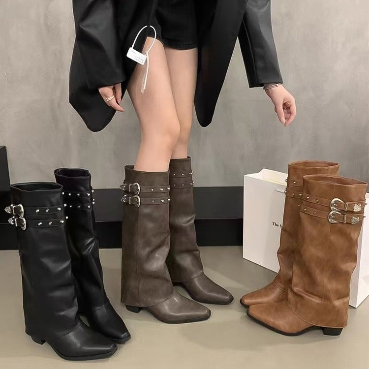 รองเท้าแฟชั่นผู้หญิงส้นเตี้ย ใส่สบาย มีขนาดให้สั่งซื้อ 35 36 37 38 39 40 สนใจทักแชท ฟรีค่าส่ง!