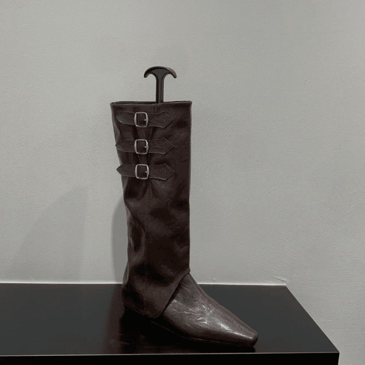 รองเท้าแฟชั่นผู้หญิงส้นเตี้ย ใส่สบาย มีขนาดให้สั่งซื้อ 35 36 37 38 39 40 สนใจทักแชท ฟรีค่าส่ง!