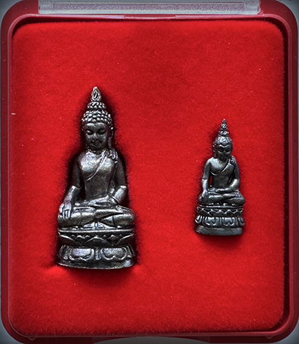 พระกริ่ง และ พระชัยวัฒน์ ไพรีพินาศ วัดบวรนิเวศฯ กทม.