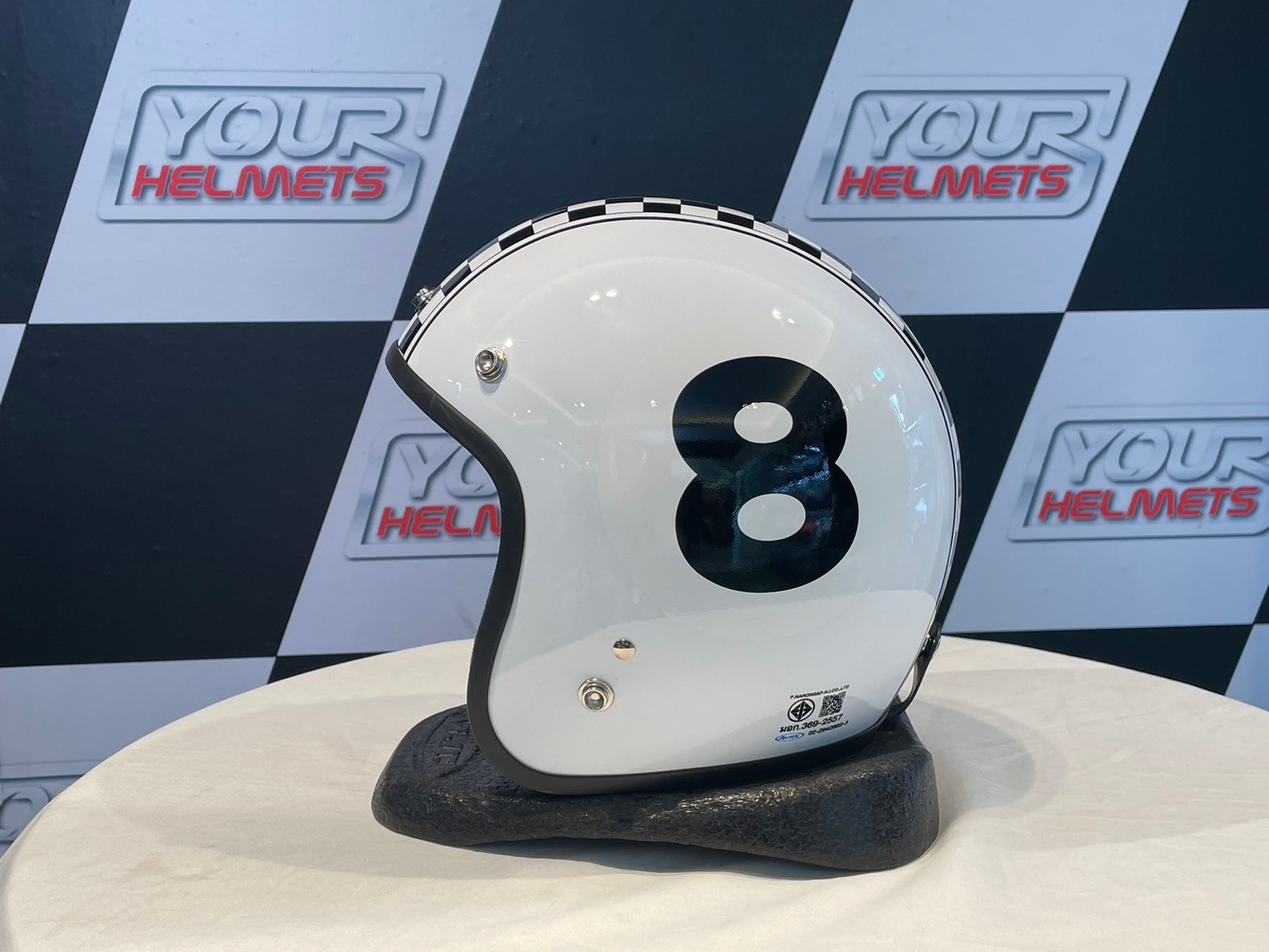 AVEX LB CAFE เลข8 หมากรุก สีขาว