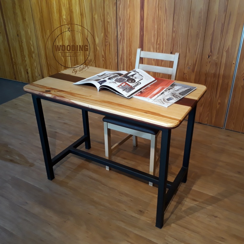 เก้าอี้ไม้สนหุ้มเบาะหนัง (J038-03)