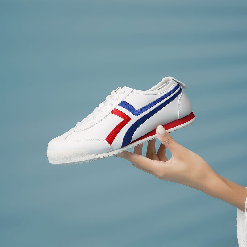 รองเท้าผ้าใบผู้หญิง ใส่สบาย รองเท้าผ้าใบใส่เที่ยวผู้หญิง มีSIZE 35 36 37 38 39 40