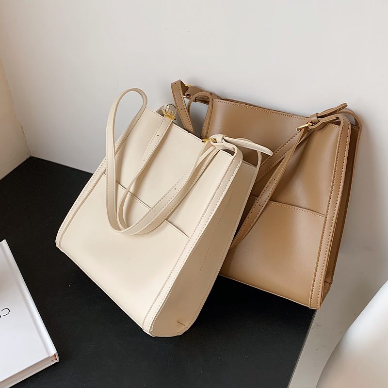 กระเป๋าผู้หญิงสวยๆ กระเป๋าสะพายข้างผู้หญิง กระเป๋าแบรนด์COOL BAG
