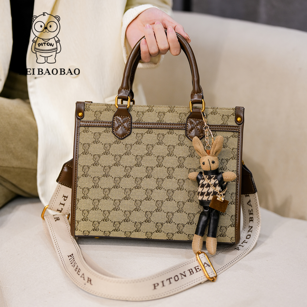 กระเป๋าผู้หญิงสวยๆ กระเป๋าสะพายข้างผู้หญิง กระเป๋าแบรนด์ BEAR BAG กระเป๋าหมีสุดคิ้ว!