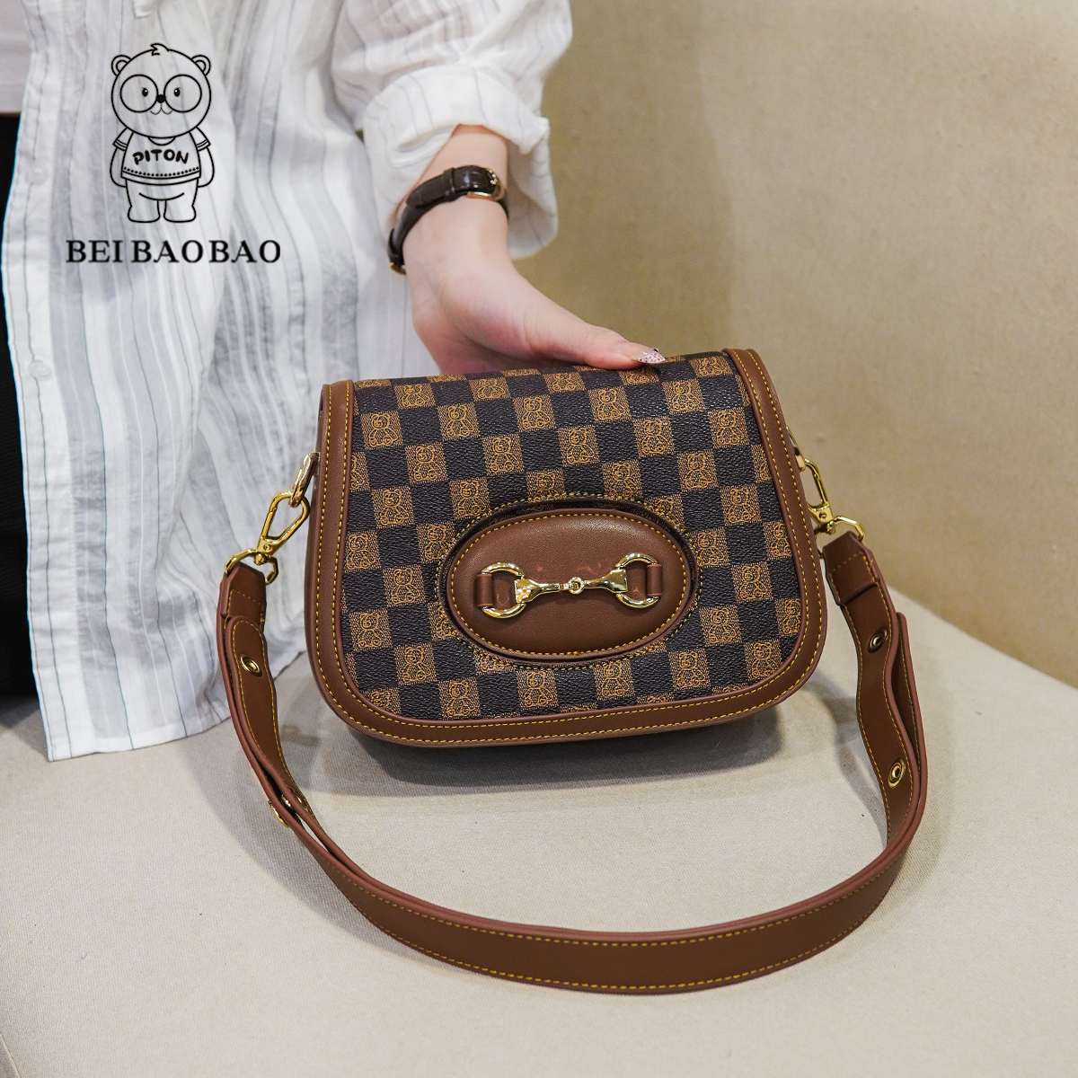 กระเป๋าผู้หญิงสวยๆ กระเป๋าสะพายข้างผู้หญิง กระเป๋าแบรนด์ BEAR BAG กระเป๋าหมีสุดคิ้ว!