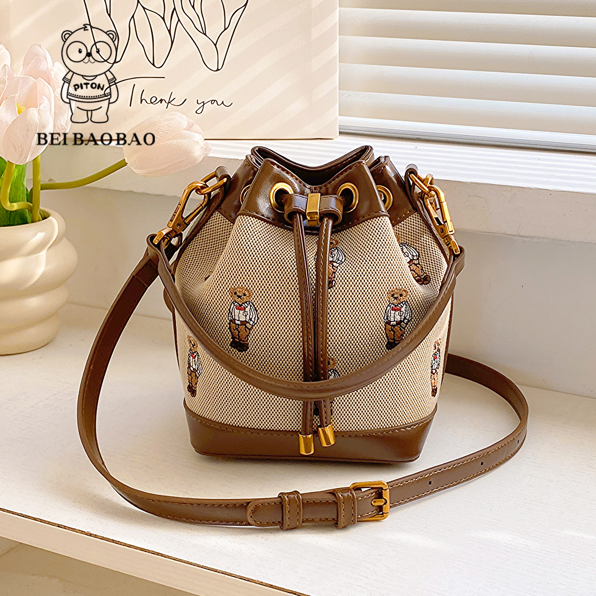 กระเป๋าผู้หญิงสวยๆ กระเป๋าสะพายข้างผู้หญิง กระเป๋าแบรนด์ BEAR BAG กระเป๋าหมีสุดคิ้ว!