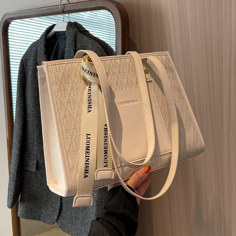 กระเป๋าผู้หญิงสวยๆ กระเป๋าสะพายข้างผู้หญิง กระเป๋าแบรนด์COOL BAG