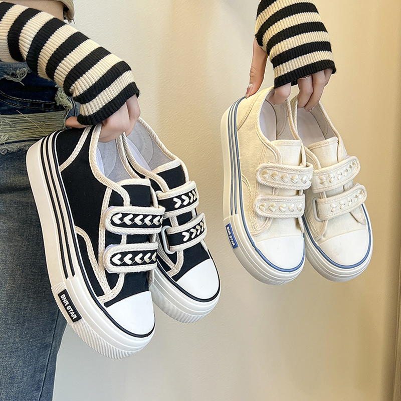 รองเท้าผ้าใบผู้หญิง ใส่สบาย รองเท้าผ้าใบใส่เที่ยวผู้หญิง มีSIZE 35 36 37 38 39 40