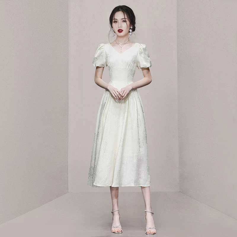 ชุดเดรสยาวสวยๆ ชุดกระโปรงยาว ชุดเดรสยาว ชุดแซกยาว มีขนาด S M L XL สนใจทักแชท