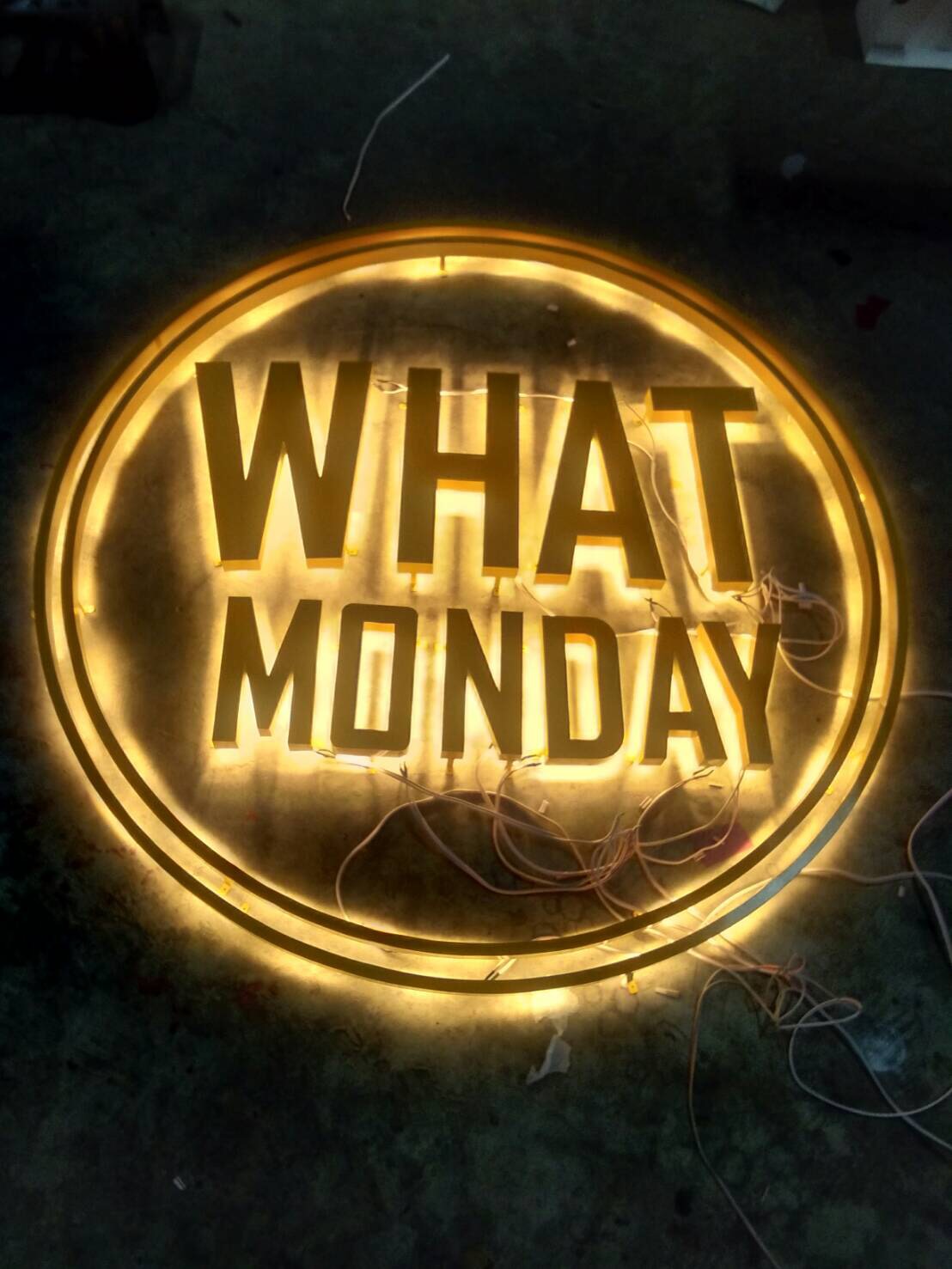 ป้ายโลหะติดไฟออกหลัง #WHATMONDAY