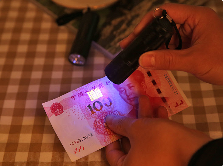 ไฟฉายแสง UV สำหรับงานซ่อมหลอด LED TV