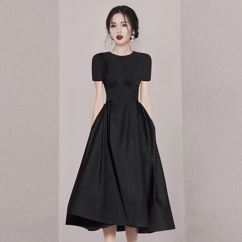 ชุดเดรสยาวสวยๆ สไตล์เกาหลี มีขนาด S M L XL สนใจทักแชท