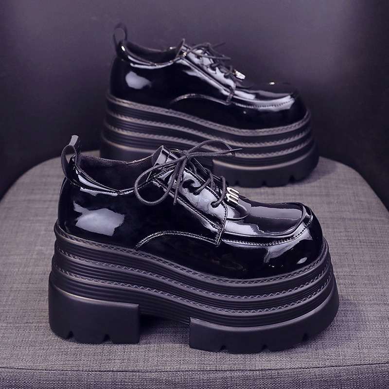 รองเท้าผ้าใบเสริมส้นสูง ไซต์35-39 สนใจทักแชท ฟรีค่าส่ง!