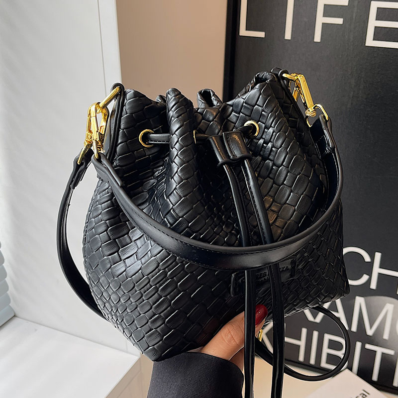 กระเป๋าผู้หญิงสวยๆ กระเป๋าสะพายข้างผู้หญิง กระเป๋าแบรนด์COOL BAG