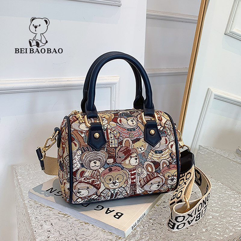 กระเป๋าผู้หญิงสวยๆ กระเป๋าสะพายข้างผู้หญิง กระเป๋าแบรนด์ BEAR BAG กระเป๋าหมีสุดคิ้ว!