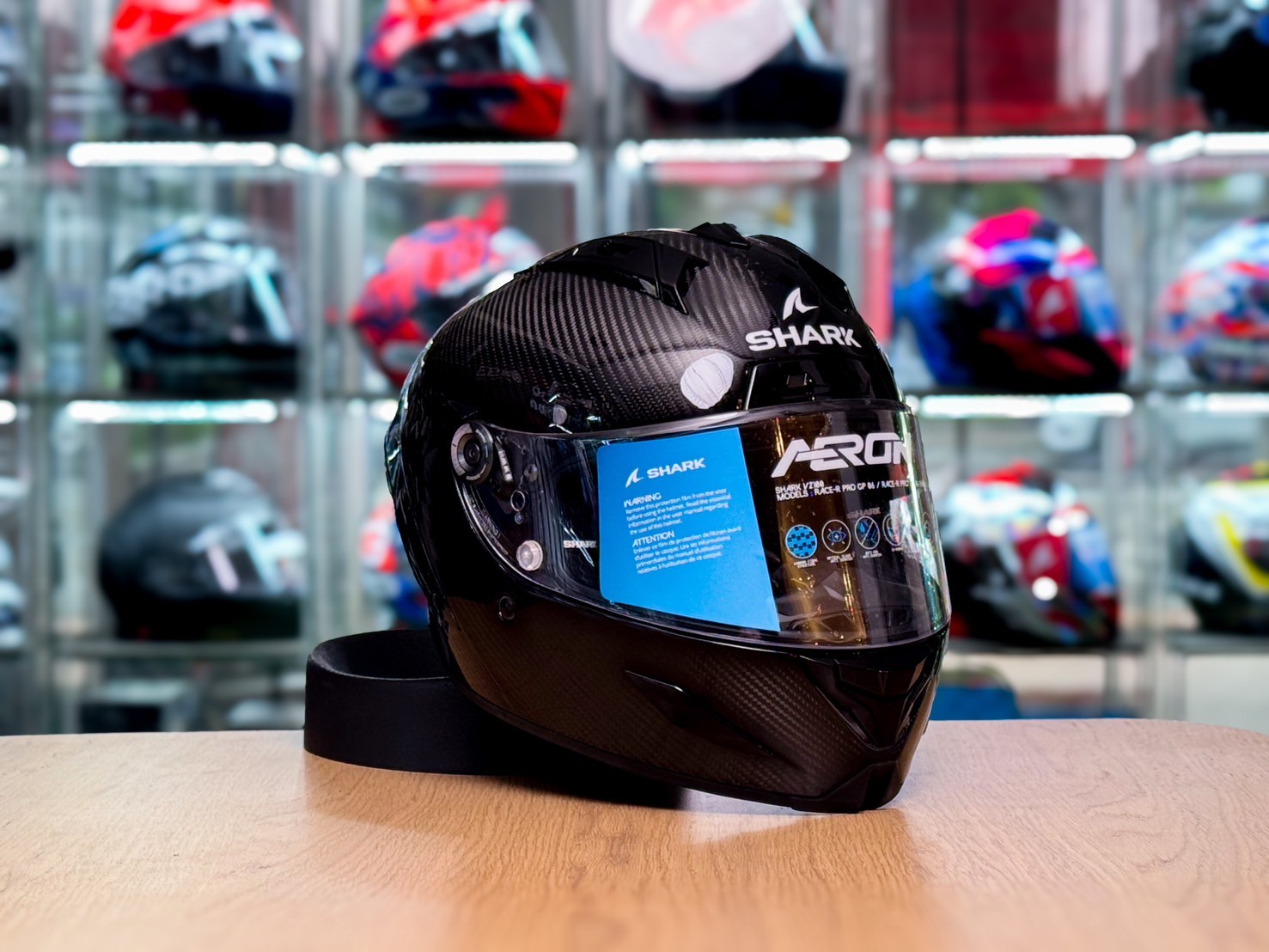 หมวกกันน็อค SHARK HELMETS รุ่น AERON [new2025] Full Carbon [DAD]