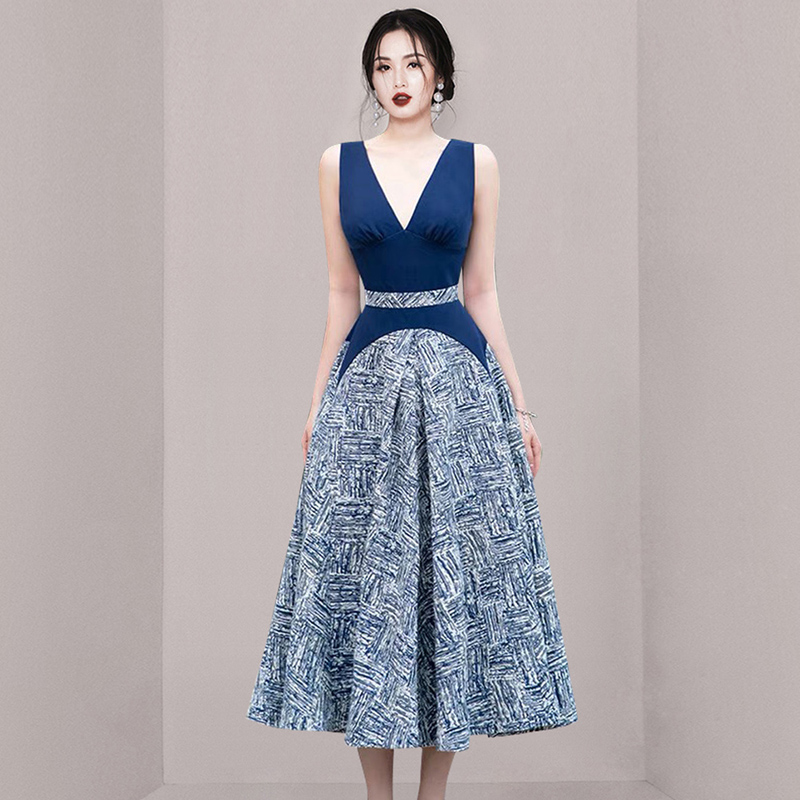 ชุดเดรสยาวสวยๆ สไตล์เกาหลี มีขนาด S M L XL สนใจทักแชท