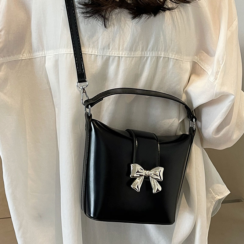 กระเป๋าผู้หญิงสวยๆ กระเป๋าสะพายข้างผู้หญิง กระเป๋าแบรนด์COOL BAG