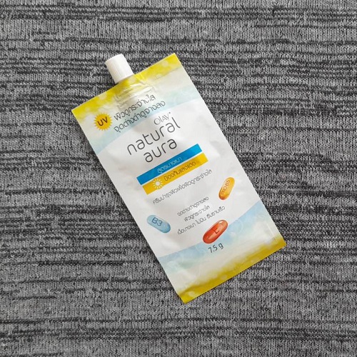 โอเลย์ เนเชอรัล ออร่า ไลท์ ไบร์ทเทนนิ่ง เดย์ ครีม Olay Natural Aura Light Brightening Day Cream 7.5g x 6