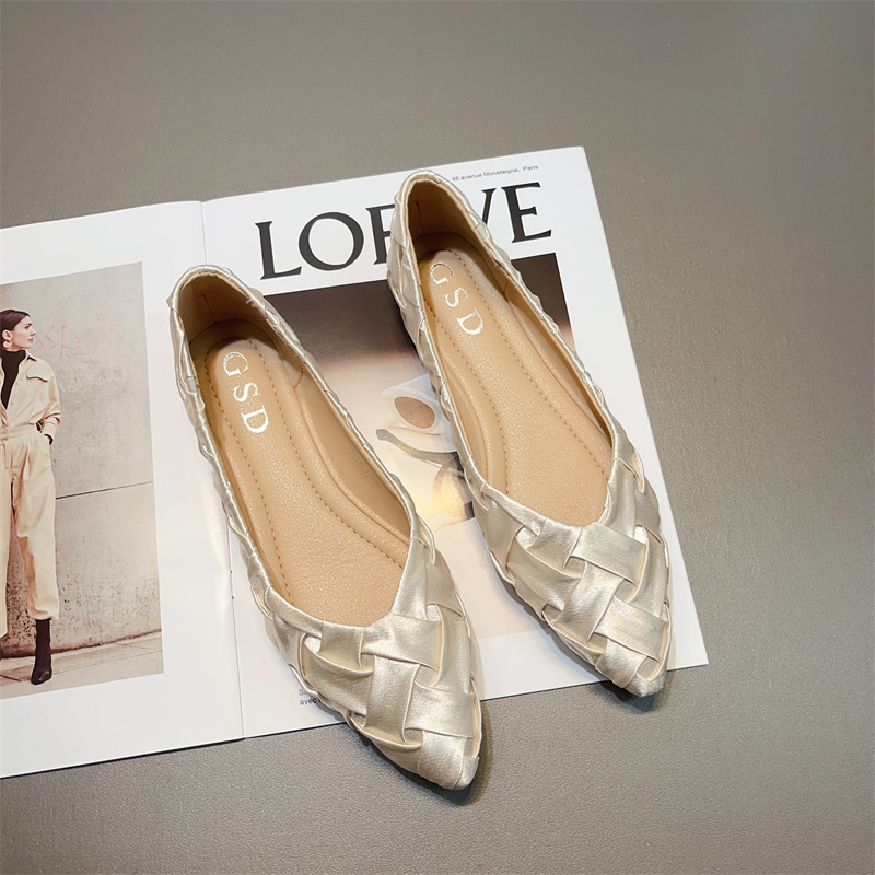 รองเท้าคัทชูผู้หญิงส้นเตี้ย ใส่สบาย มีขนาด35-40
