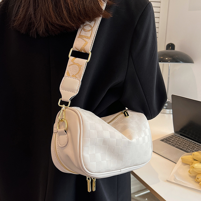 กระเป๋าผู้หญิงสวยๆ กระเป๋าสะพายข้างผู้หญิง กระเป๋าแบรนด์COOL BAG