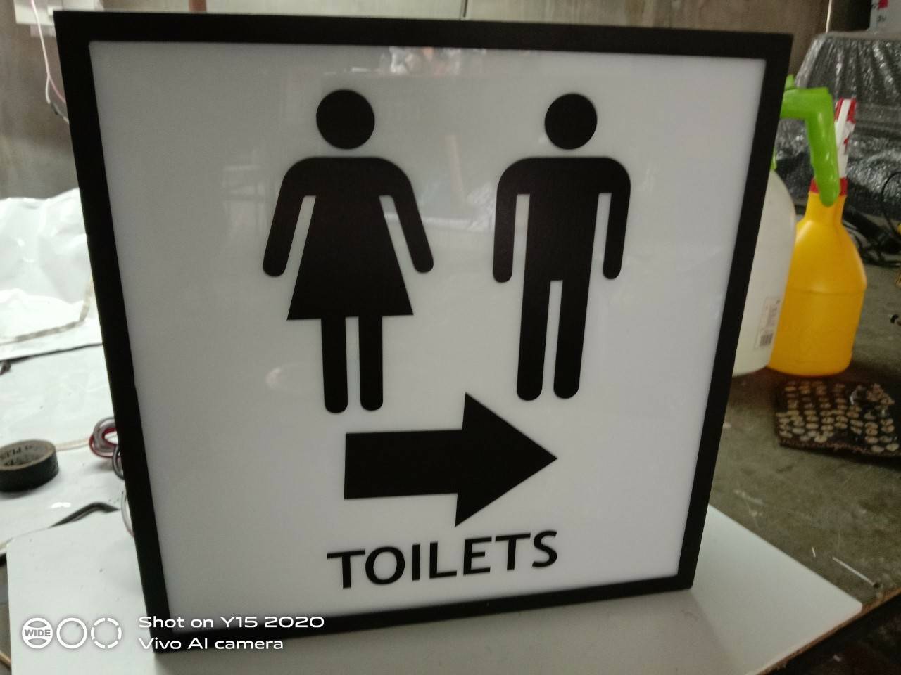 งานป้ายกล่องไฟ -TOILETS