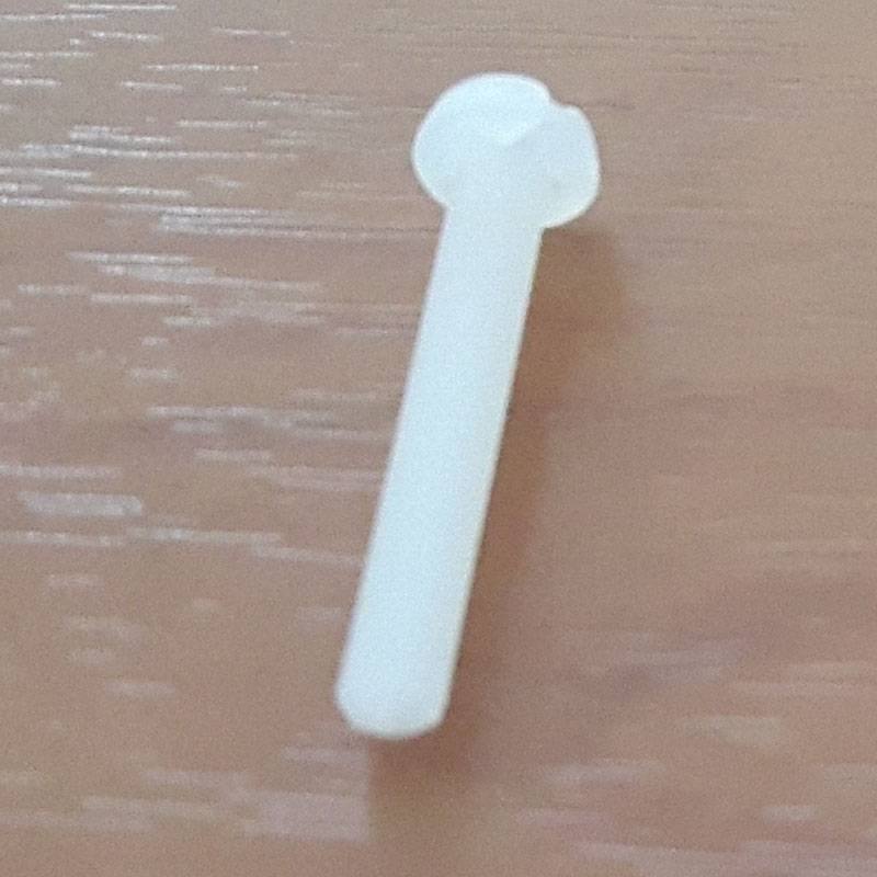 ไนลอนสกรูโบลท์ หัวสี่แฉก ขนาด M3 ยาว 20 ม.ม. M3x20mm White Plastic Nylon Round Pan Phillips Head Screw Bolt
