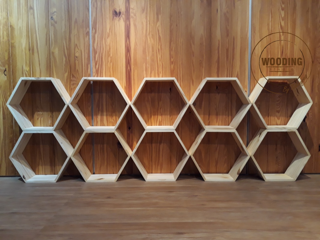 ที่แขวนรังผึ้งไม้สน ทรงหกเหลี่ยม (J416)