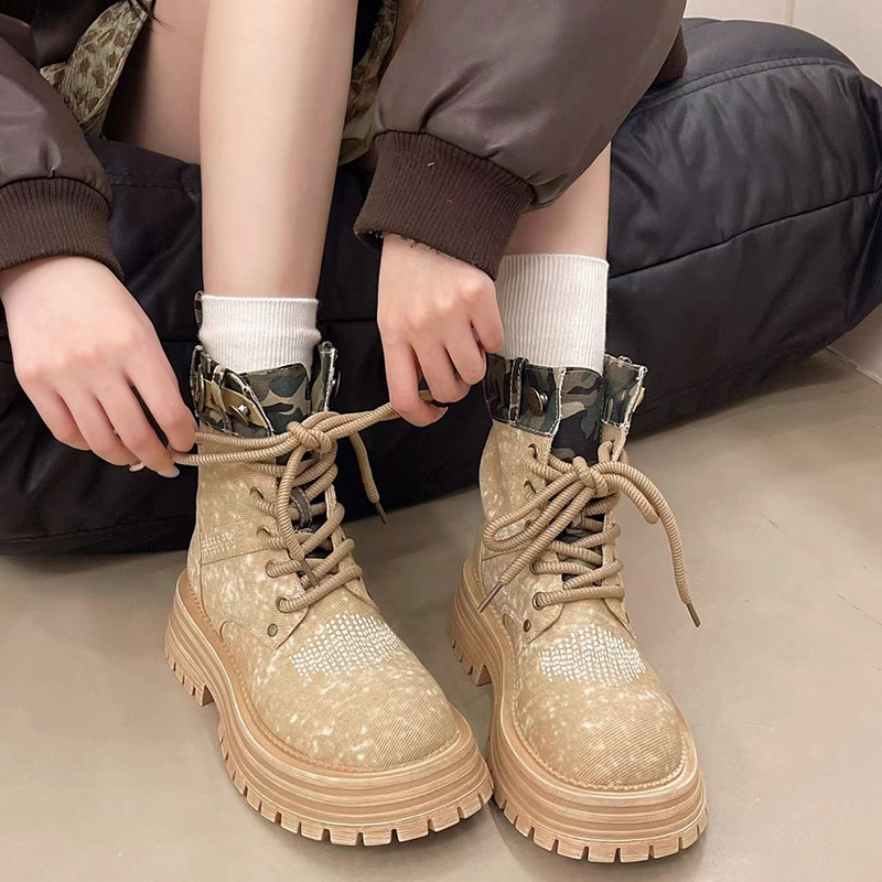 รองเท้าแฟชั่นผู้หญิงส้นเตี้ย ใส่สบาย มีขนาดให้สั่งซื้อ 35 36 37 38 39 40 สนใจทักแชท ฟรีค่าส่ง!