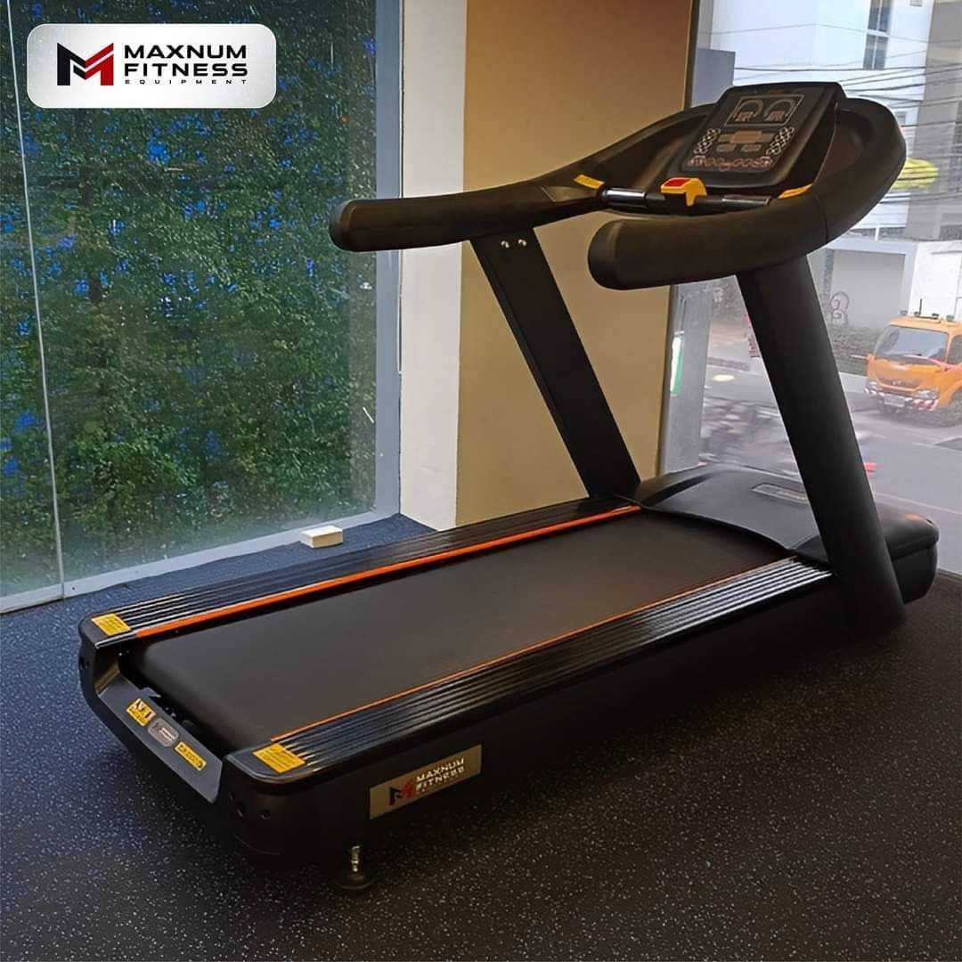 ลู่วิ่งไฟฟ้าเกรดฟิตเนส Maxnum 8800A
