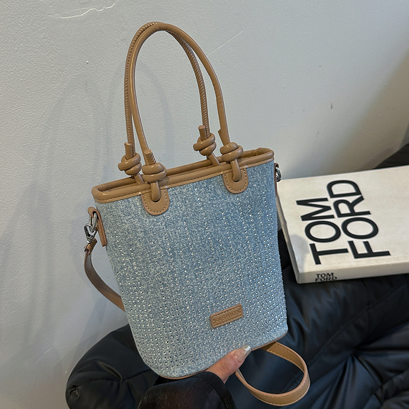กระเป๋าผู้หญิงสวยๆ กระเป๋าสะพายข้างผู้หญิง กระเป๋าแบรนด์COOL BAG