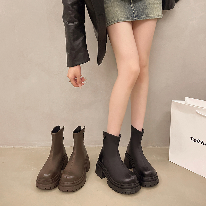 รองเท้าบูทแฟชั่นหญิง มีขนาดให้สั่งซื้อ 35 36 37 38 39 40 แจ้งขนาดในช่องหมายเหตุ