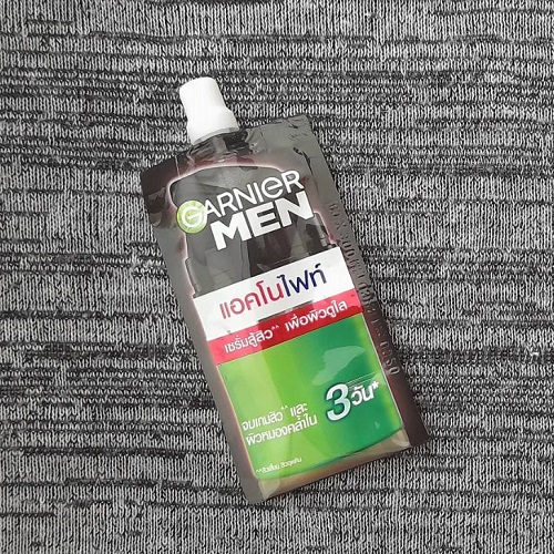 การ์นิเย่ เมน แอคโน ไฟท์ ไบร์ทเทนนิ่ง เซรั่ม ครีม Garnier Men AcnoFight Brightening Serum Cream 7มล x 6.
