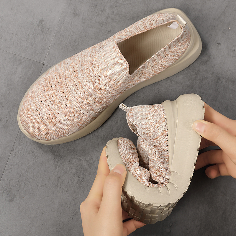 รองเท้าผ้าใบผู้หญิง ใส่สบาย รองเท้าผ้าใบใส่เที่ยวผู้หญิง มีSIZE 35 36 37 38 39 40