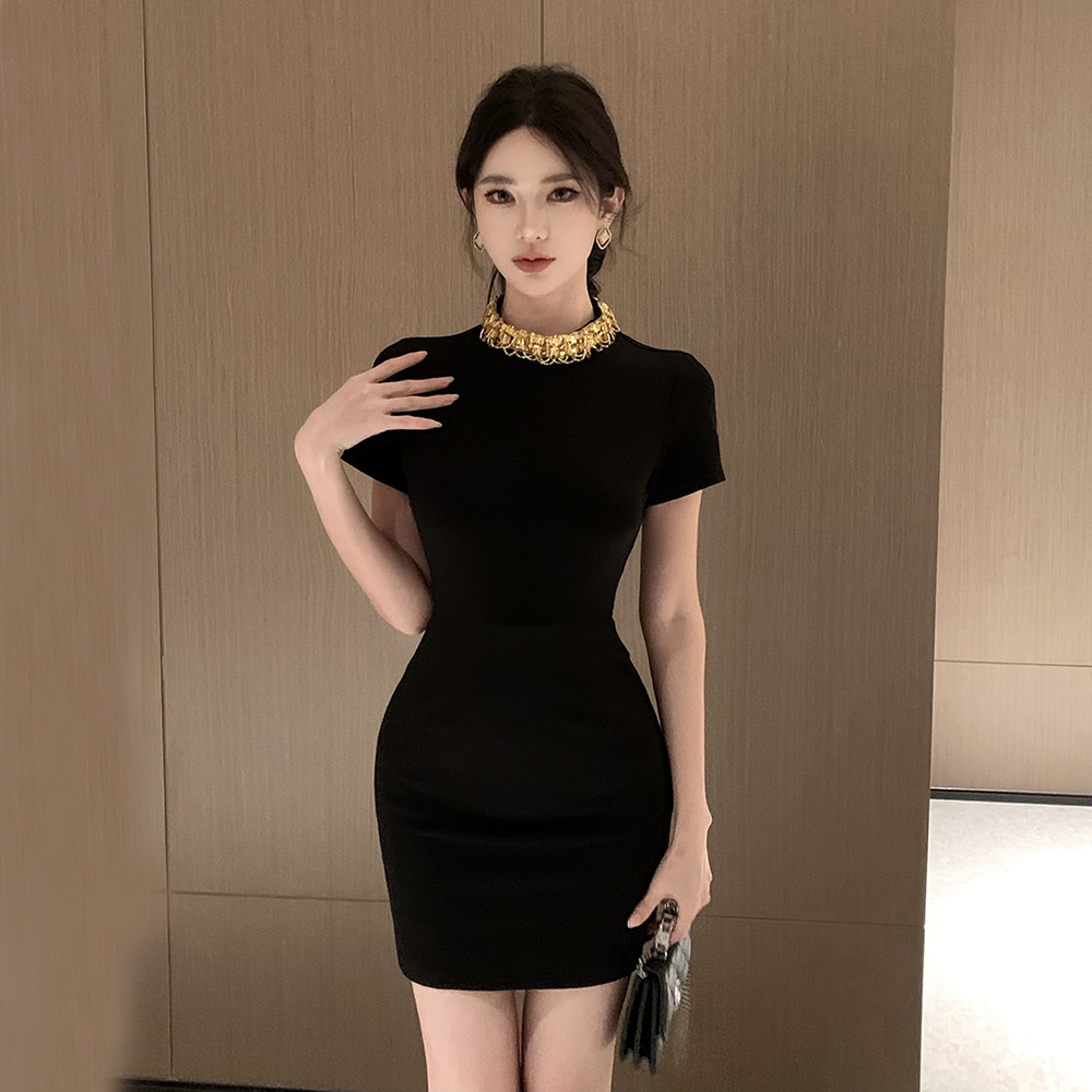ชุดเดรสยาวสวยๆ สไตล์เกาหลี มีขนาด S M L XL สนใจทักแชท
