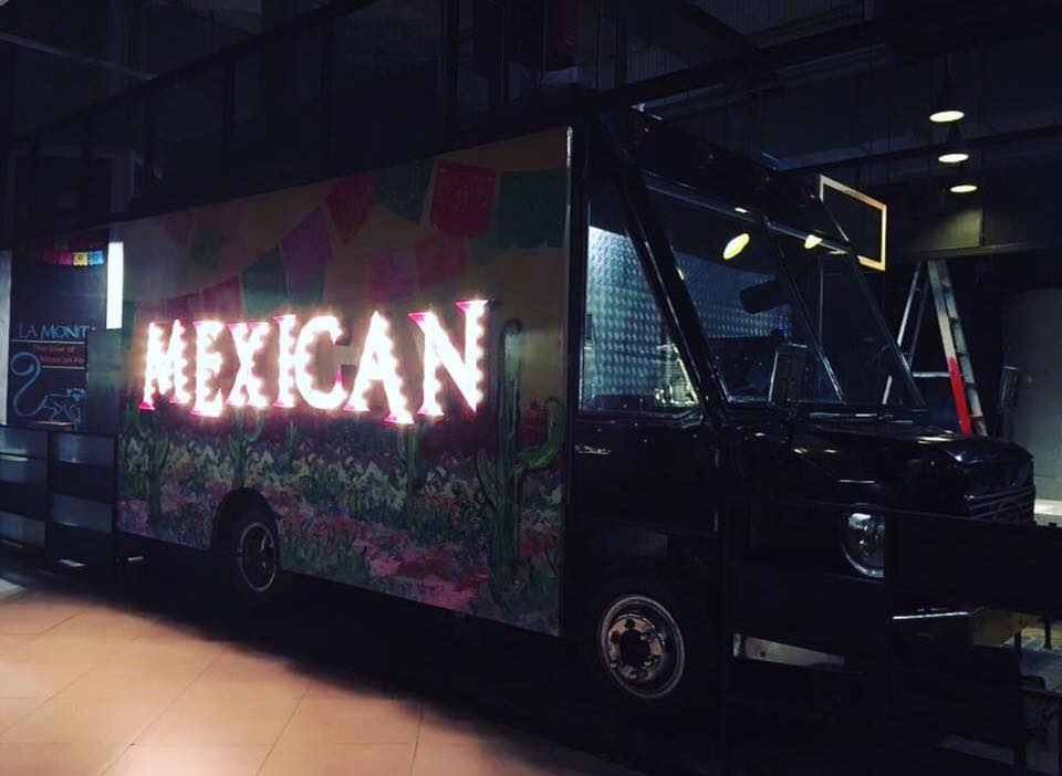 ป้ายไฟปิงปอง รถ food truck ติดตั้งสยามพารากอน Siam Paragon