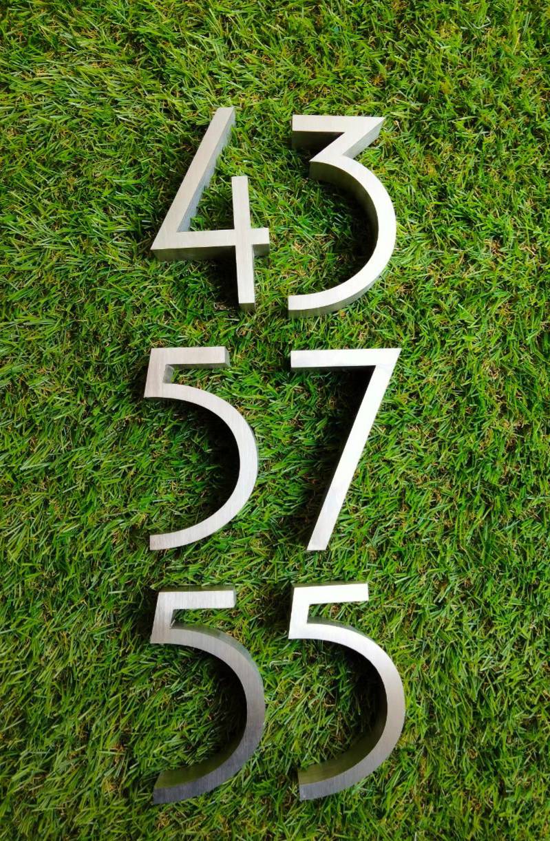 ป้ายบ้านเลขที่ อักษรโลหะ