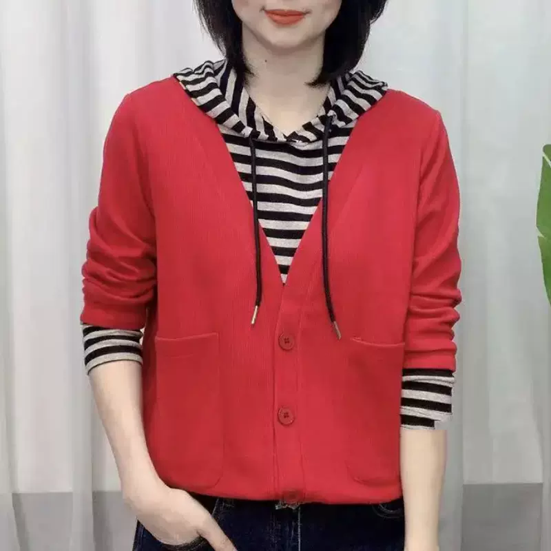 เสื้อยืดแขนยาว มีฮู้ด มีขนาด S M L XL สนใจทักแชท