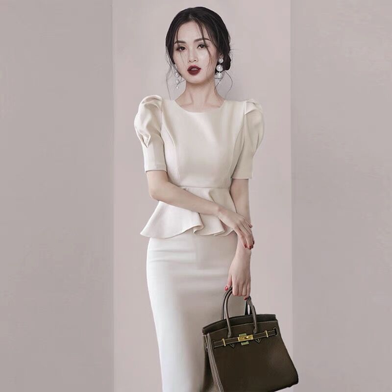 ชุดเดรสยาวสวยๆ สไตล์เกาหลี มีขนาด S M L XL สนใจทักแชท