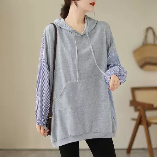 เสื้อยืดแขนยาว มีฮู้ด มีขนาด S M L XL สนใจทักแชท