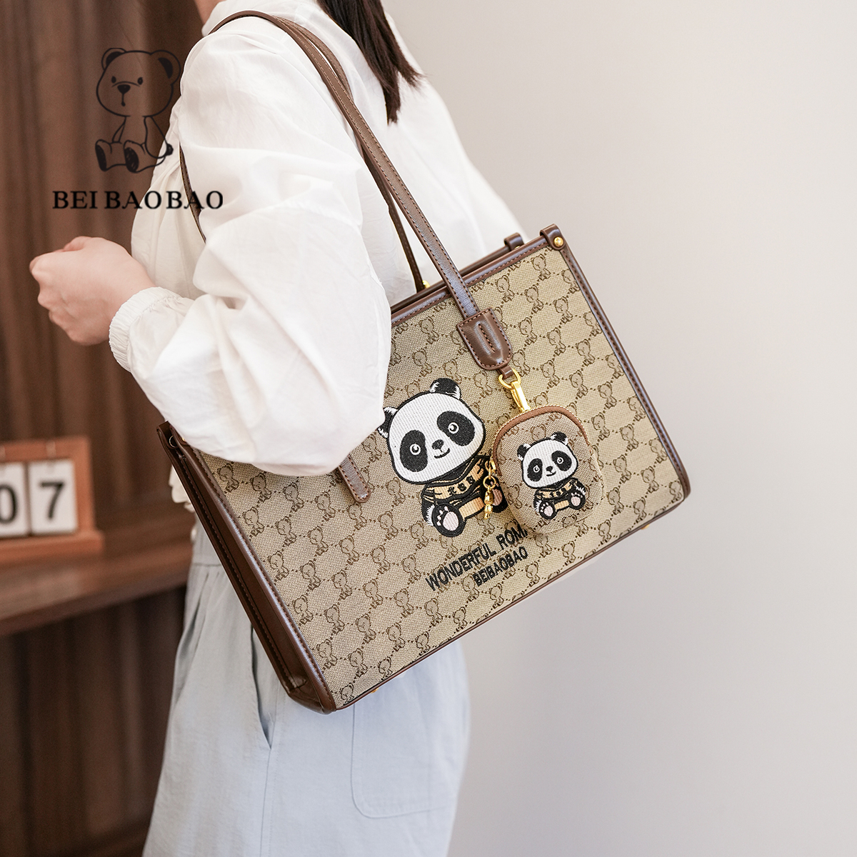 กระเป๋าผู้หญิงสวยๆ กระเป๋าสะพายข้างผู้หญิง กระเป๋าแบรนด์ BEAR BAG กระเป๋าหมีสุดคิ้ว!