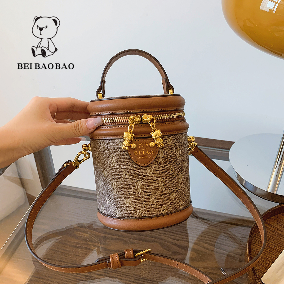 กระเป๋าผู้หญิงสวยๆ กระเป๋าสะพายข้างผู้หญิง กระเป๋าแบรนด์ BEAR BAG กระเป๋าหมีสุดคิ้ว!