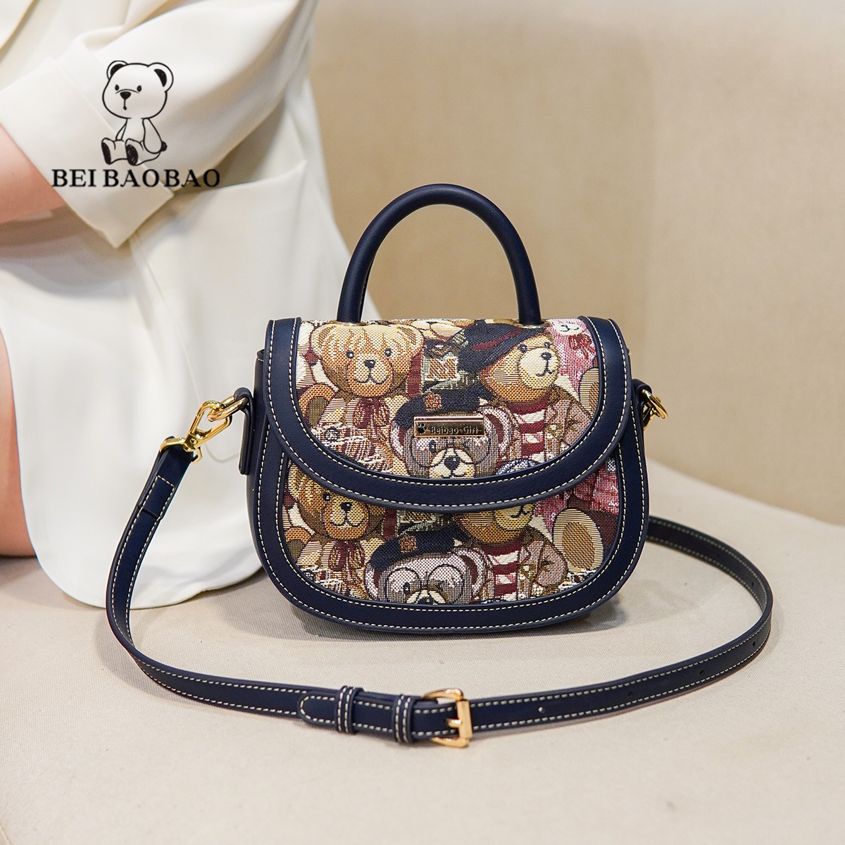 กระเป๋าผู้หญิงสวยๆ กระเป๋าสะพายข้างผู้หญิง กระเป๋าแบรนด์ BEAR BAG กระเป๋าหมีสุดคิ้ว!