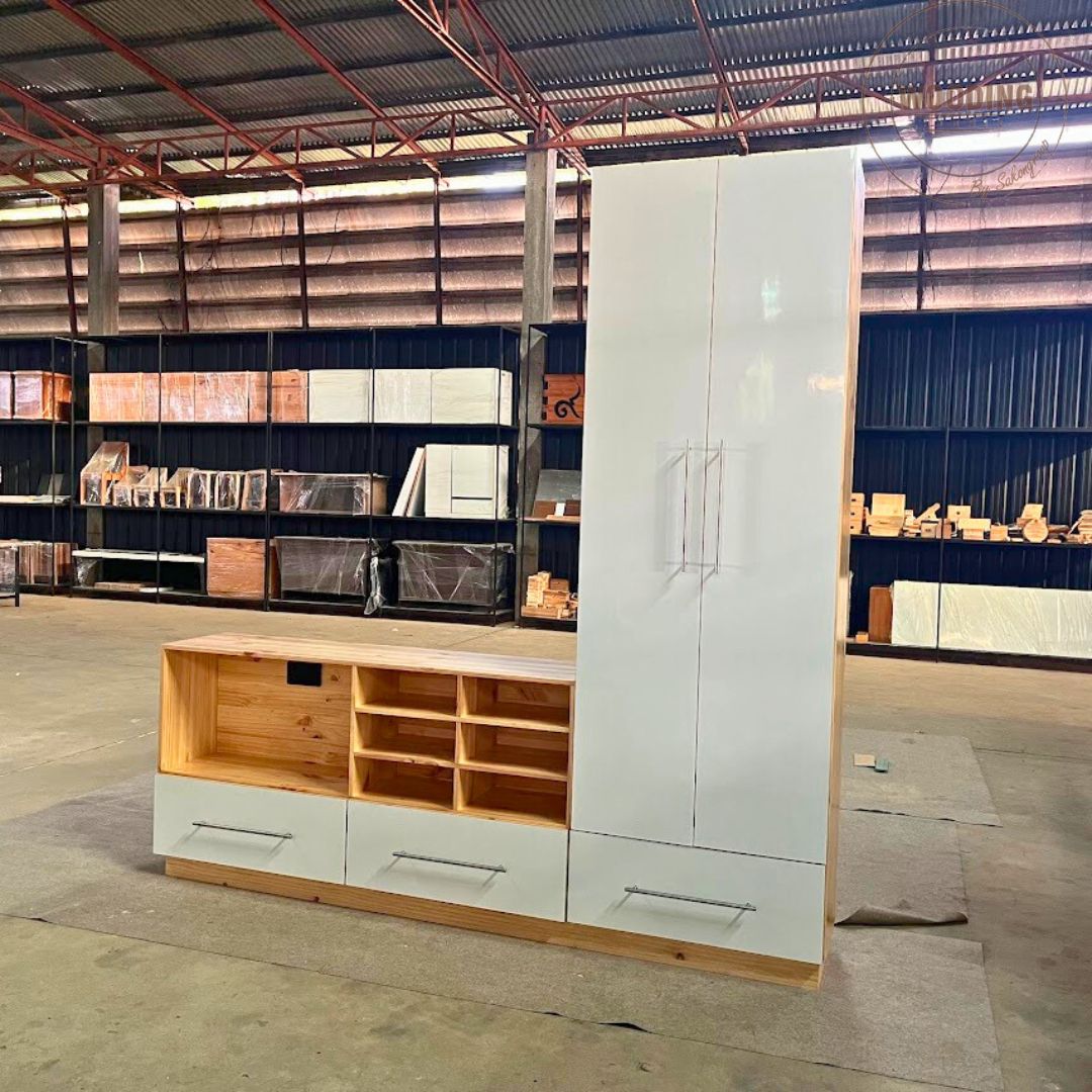 ชุดตู้ครัวไม้สน