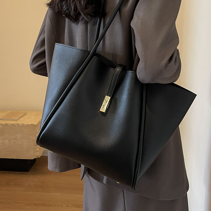 กระเป๋าผู้หญิงสวยๆ กระเป๋าสะพายข้างผู้หญิง กระเป๋าแบรนด์COOL BAG