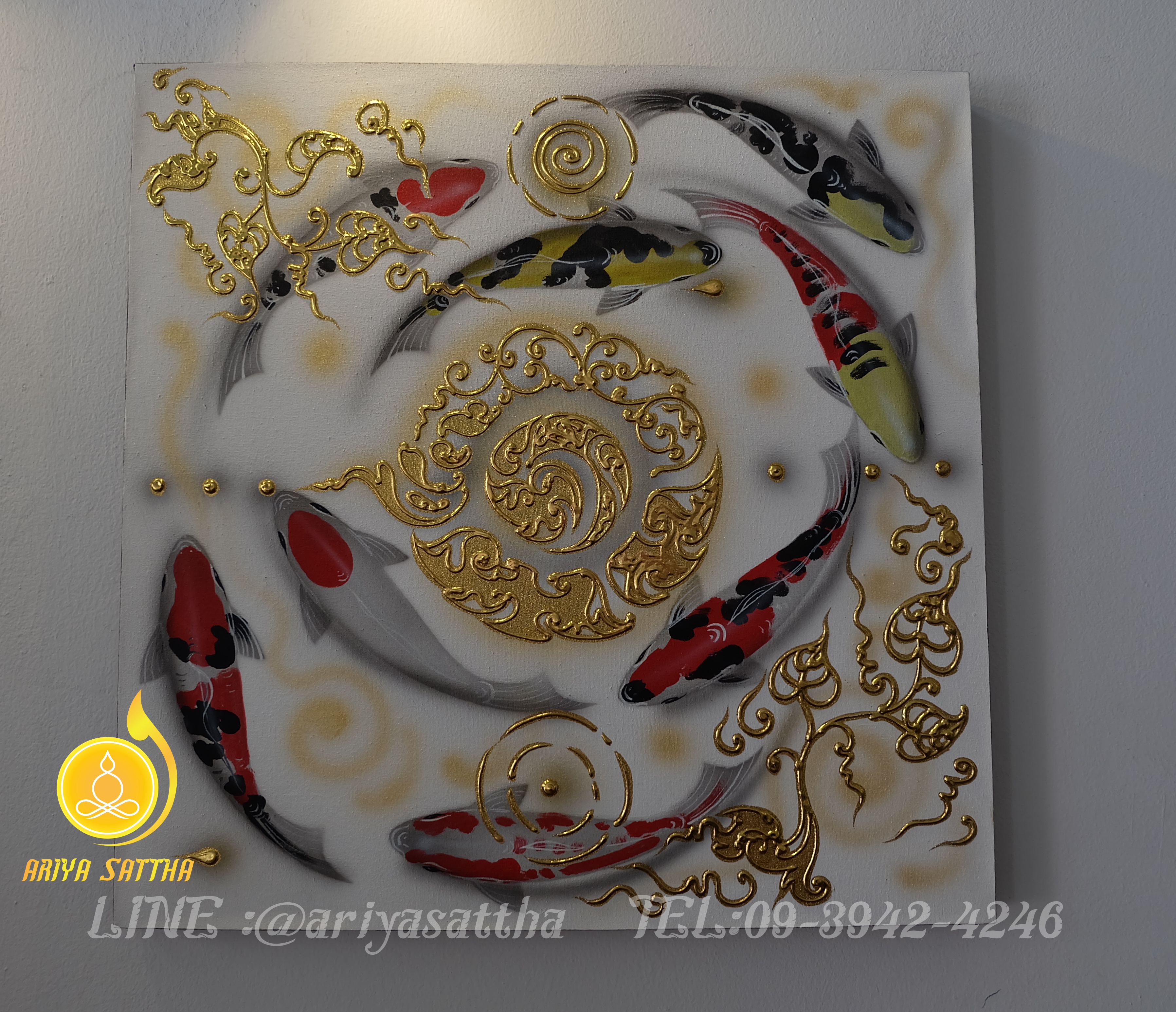รูปปลาคราฟ ว่ายวน (เงินทอง สุขภาพ ไหลเวียนดี) ภาพมงคล ขนาด 60x60 cm. ตกแต่งบ้าน ของขวัญขึ้นบ้านใหม่ งาน handmade ภาพวาดปิดทองแต่งผนังบ้าน คอนโด
